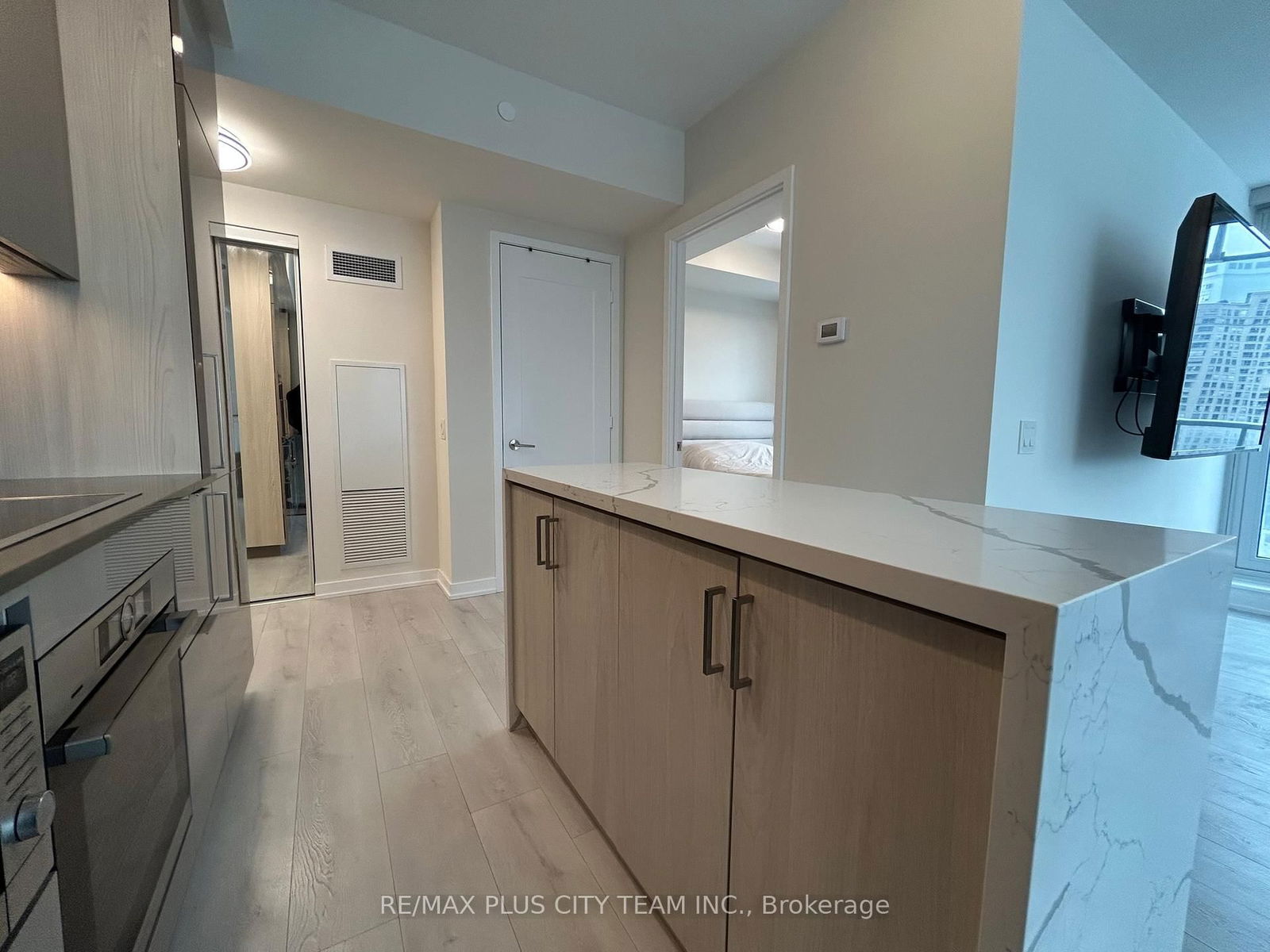 28 Freeland St, unit 1407 for rent