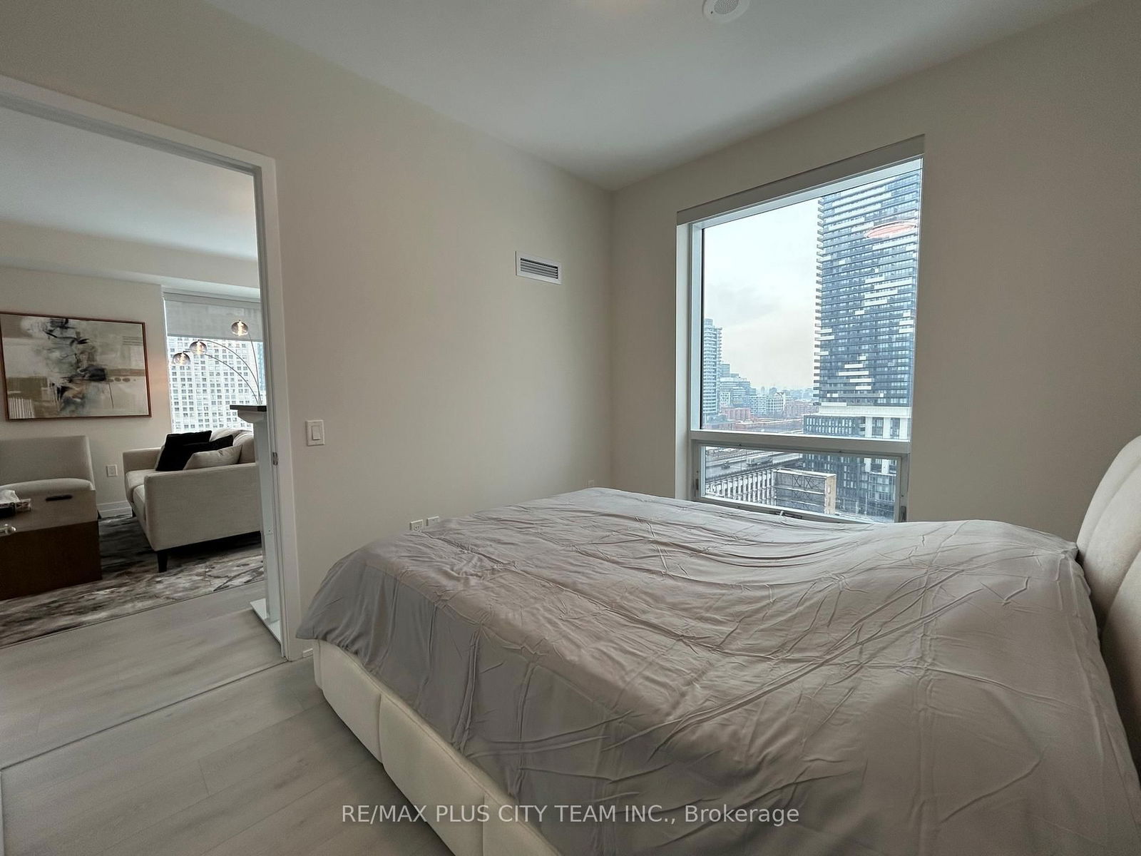 28 Freeland St, unit 1407 for rent