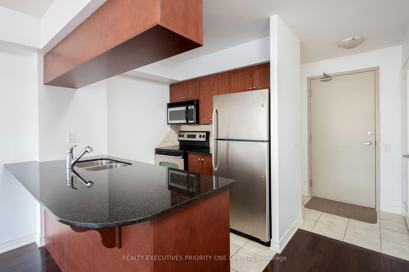 60 St Clair Ave W, unit 1306 for rent