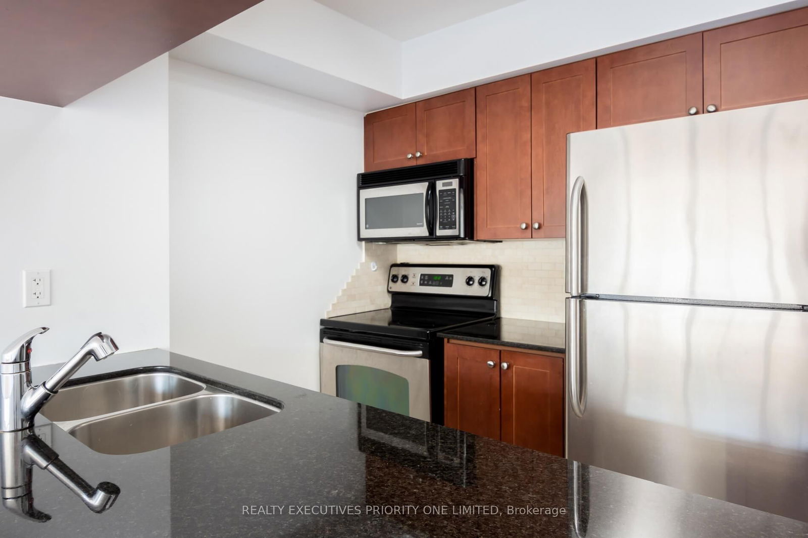 60 St Clair Ave W, unit 1306 for rent