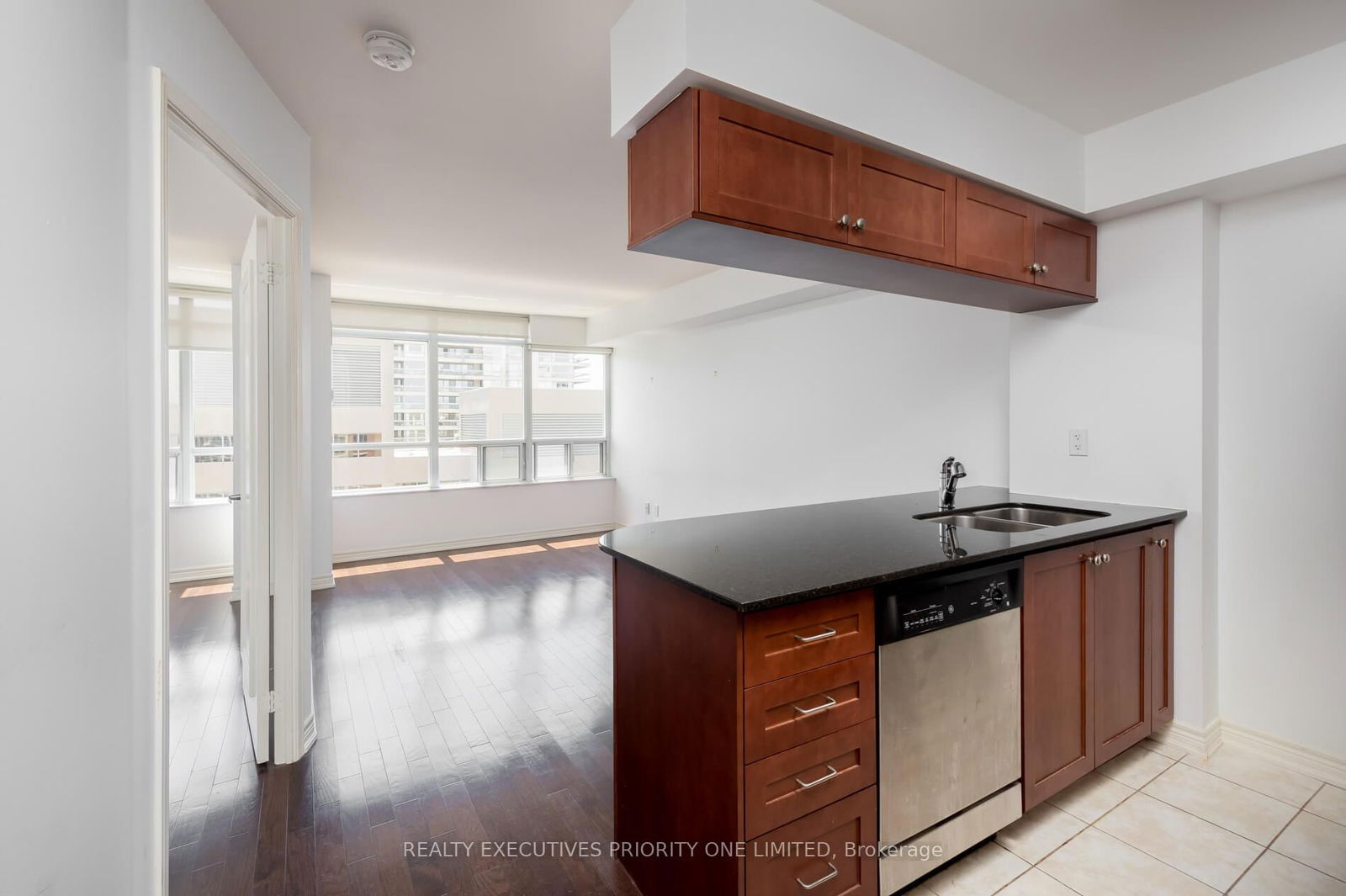 60 St Clair Ave W, unit 1306 for rent