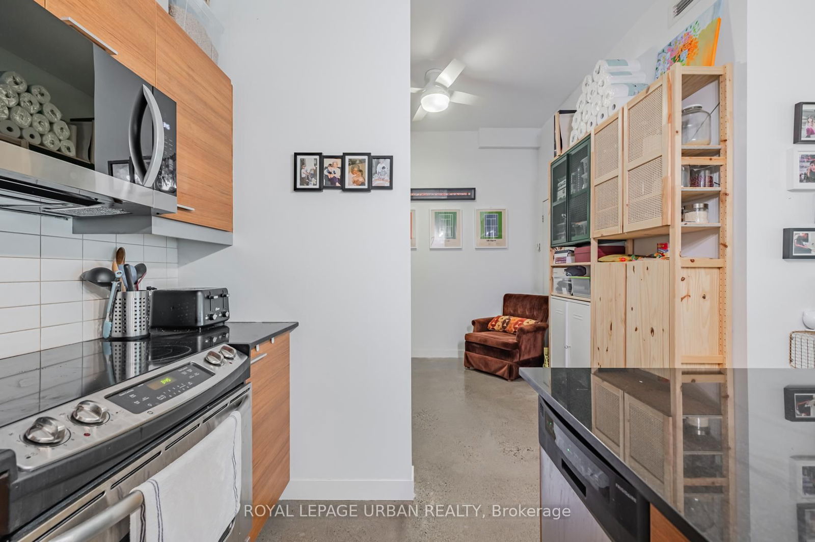 569 King St E, unit 209 for rent