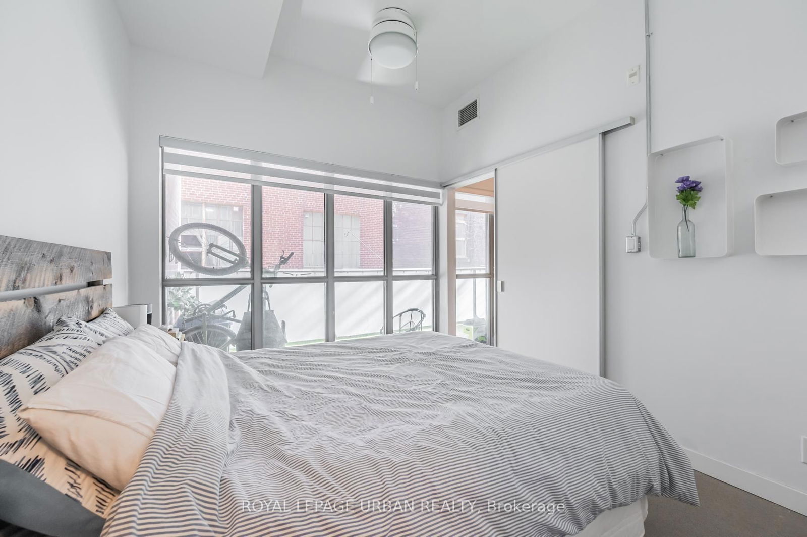 569 King St E, unit 209 for rent