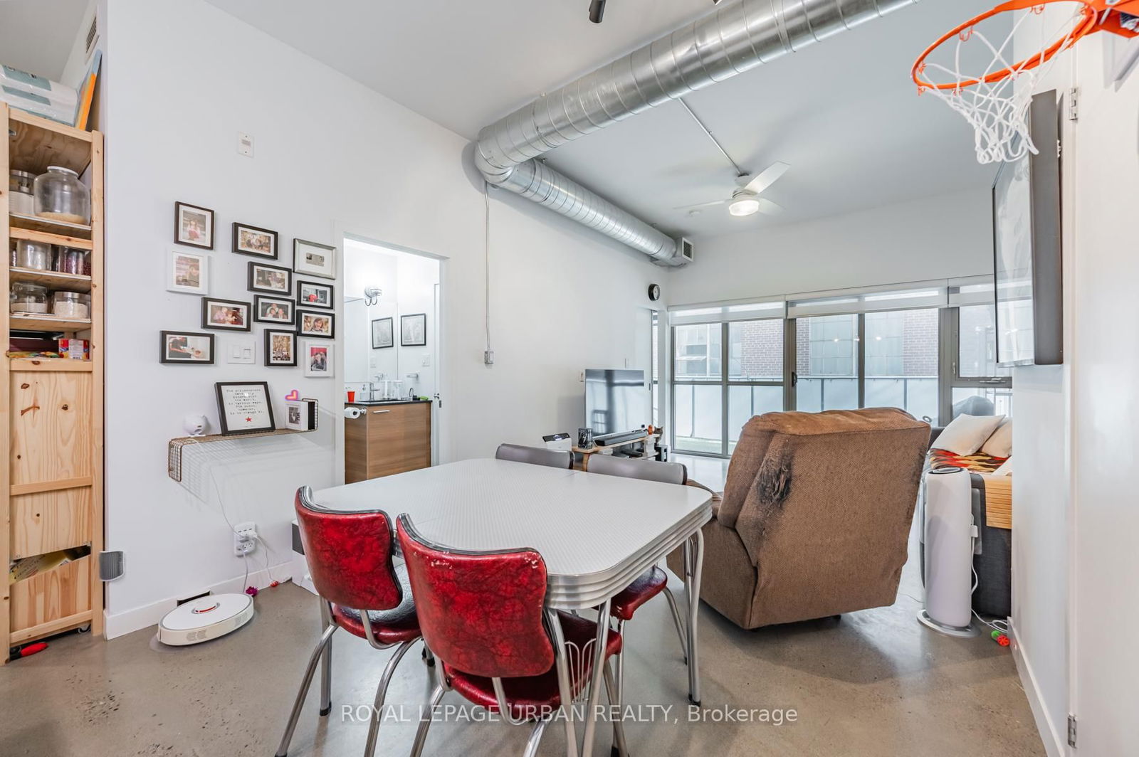 569 King St E, unit 209 for rent