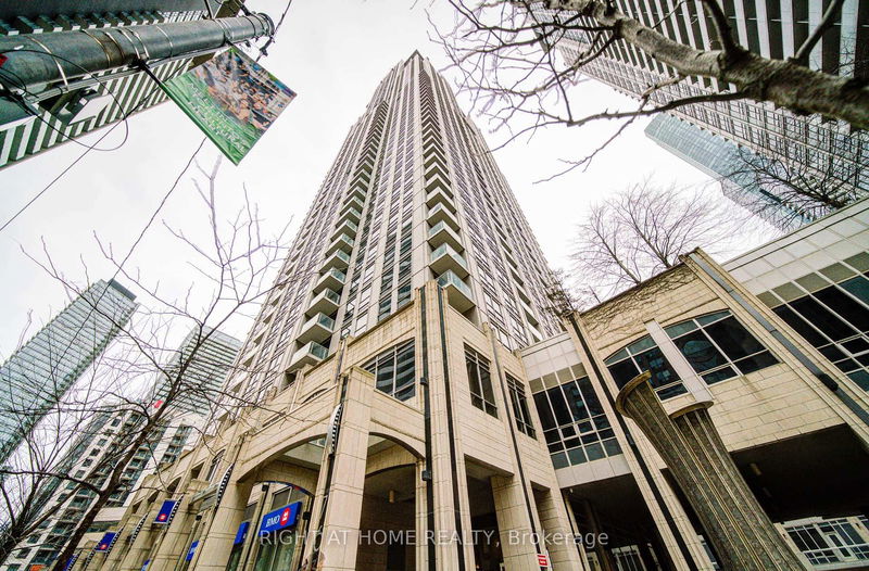 763 Bay St, unit 2013 for sale