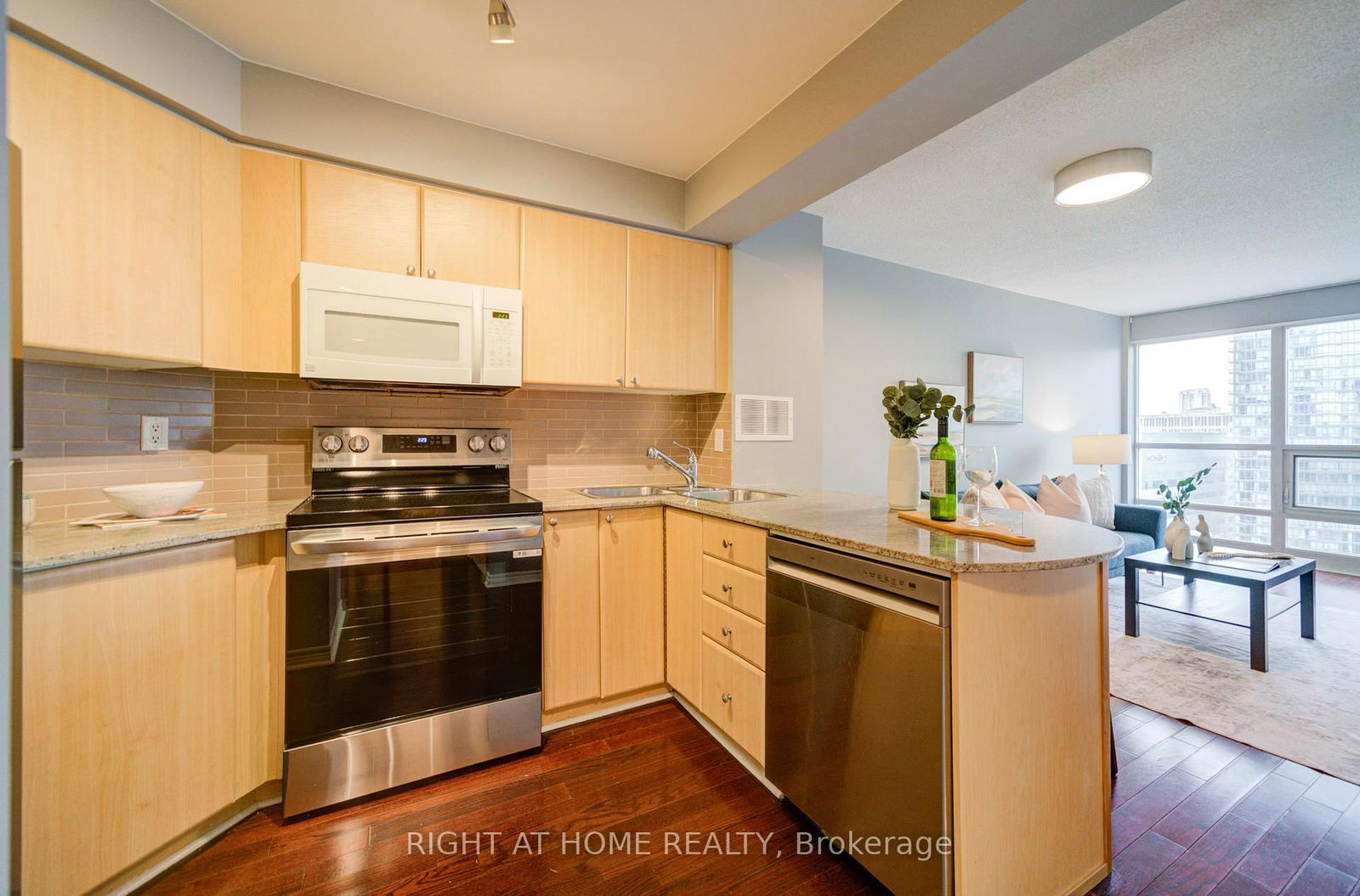 763 Bay St, unit 2013 for sale