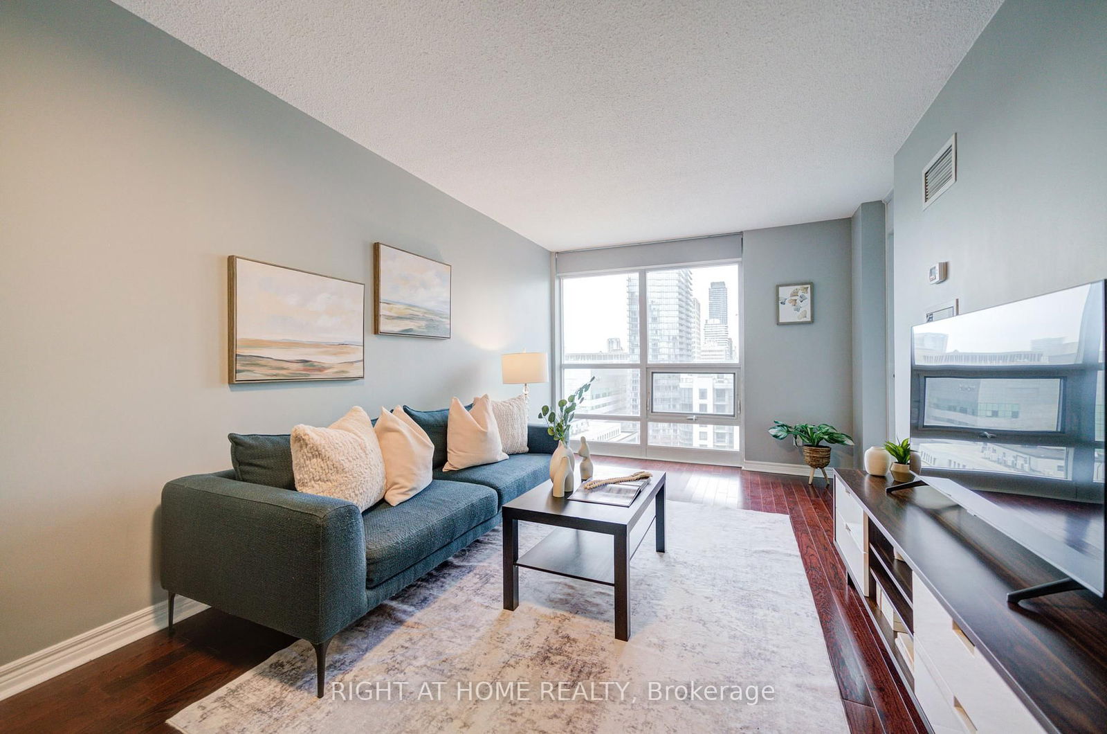 763 Bay St, unit 2013 for sale