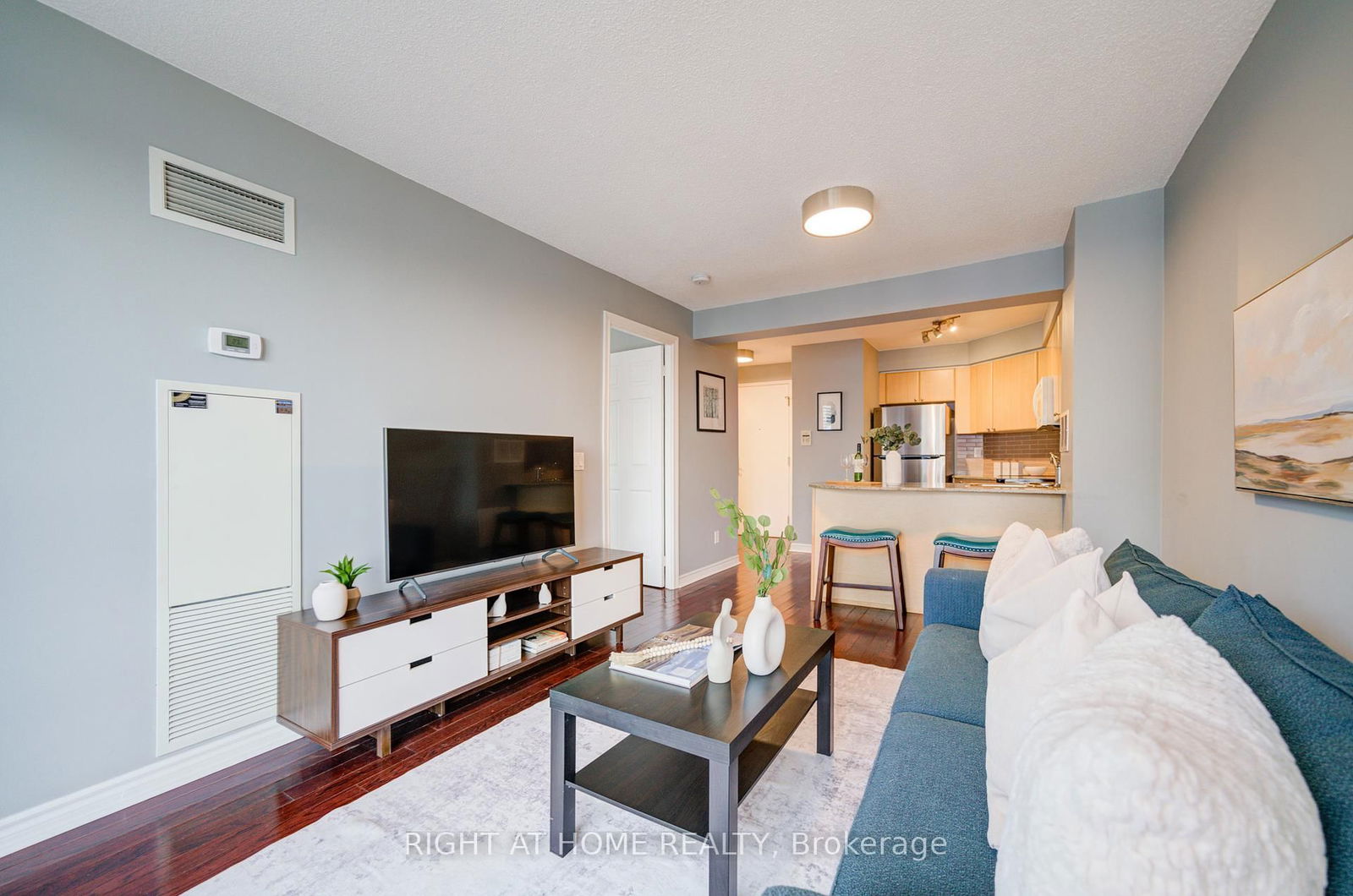 763 Bay St, unit 2013 for sale