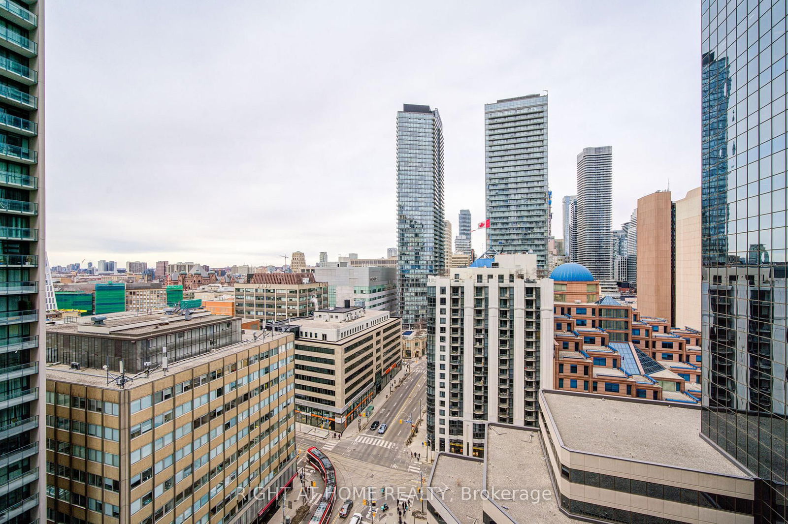 763 Bay St, unit 2013 for sale