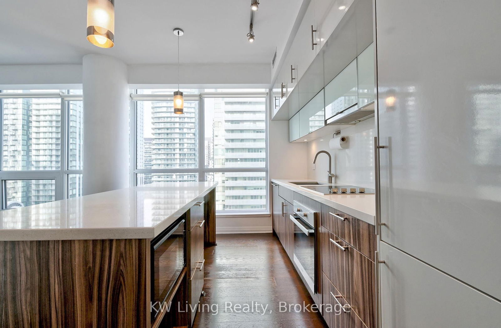 8 Mercer St, unit 2811 for sale