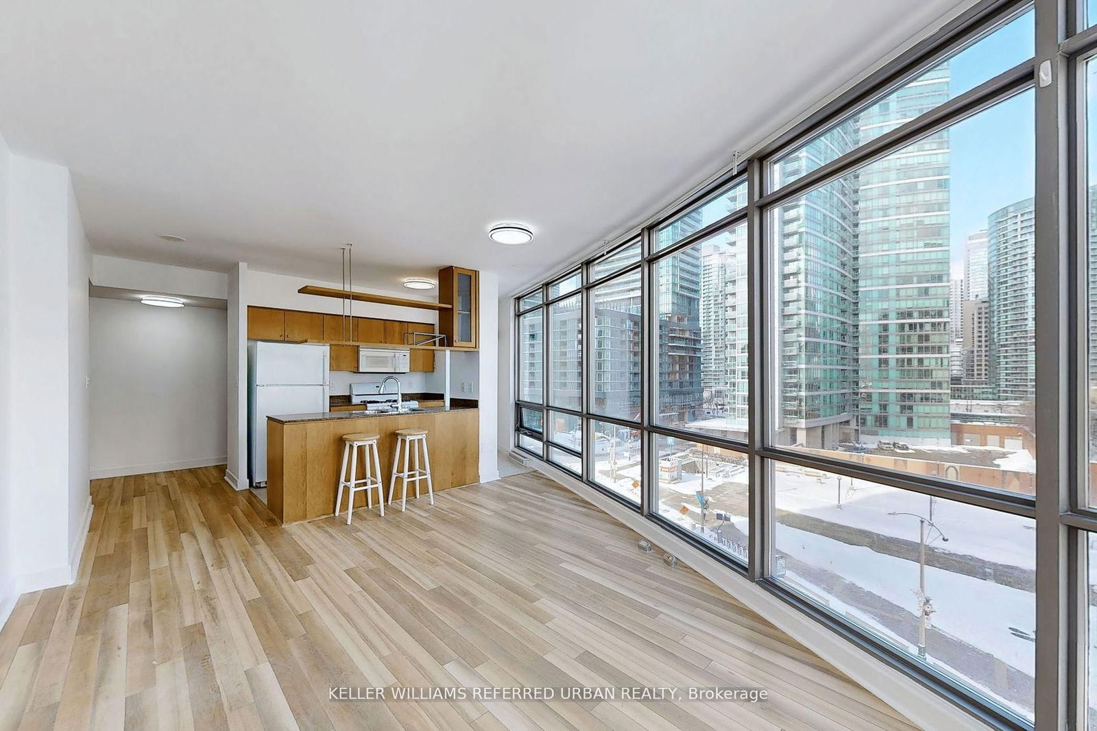 3 Navy Wharf Crt, unit 708 for rent