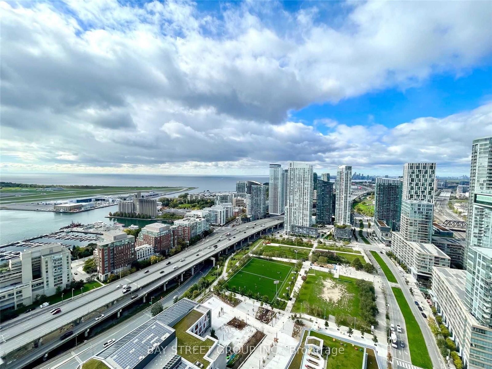 15 Fort York Blvd, unit 4303 for rent