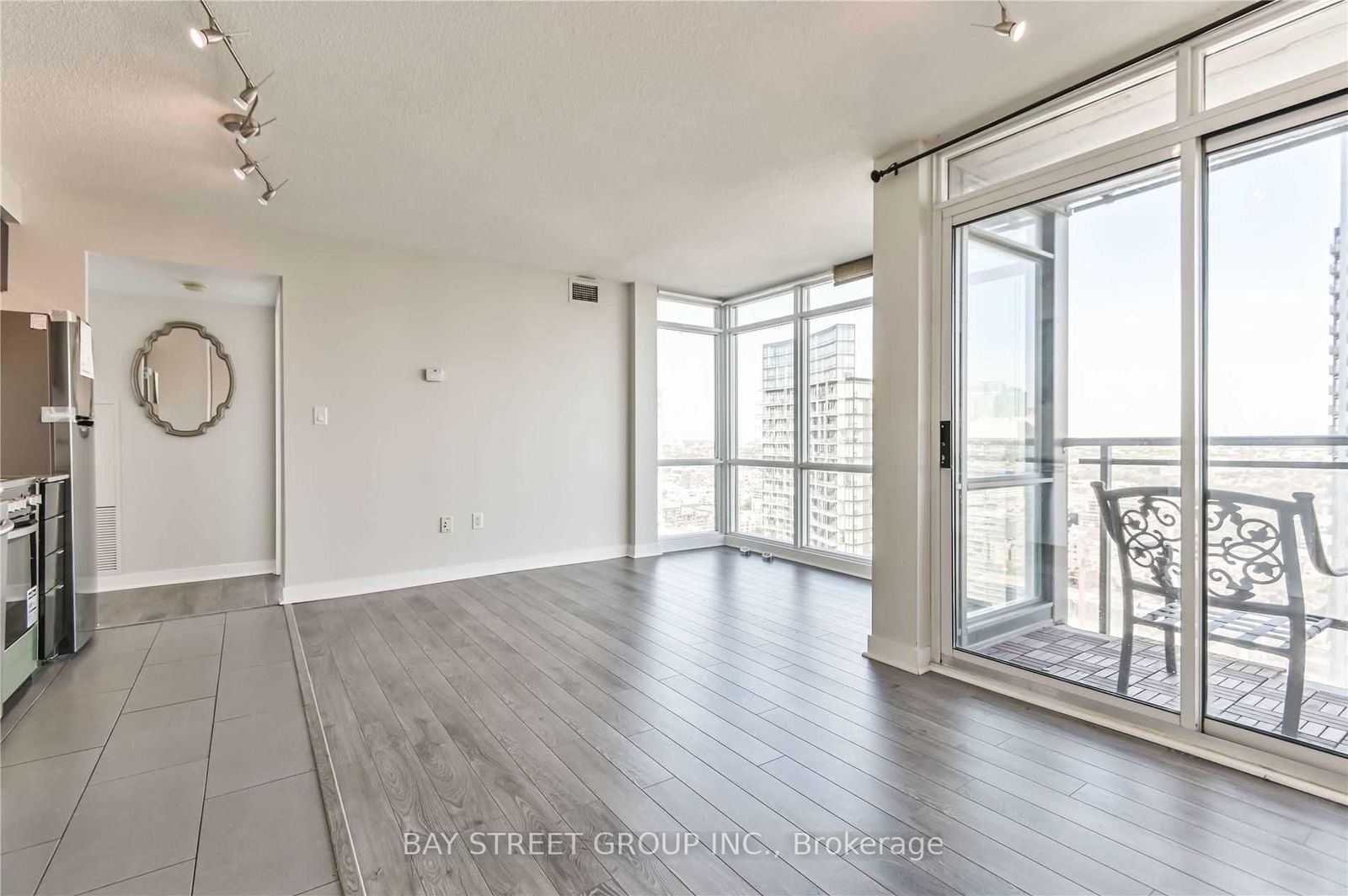 15 Fort York Blvd, unit 4303 for rent