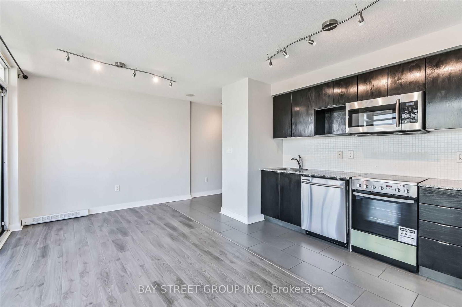 15 Fort York Blvd, unit 4303 for rent