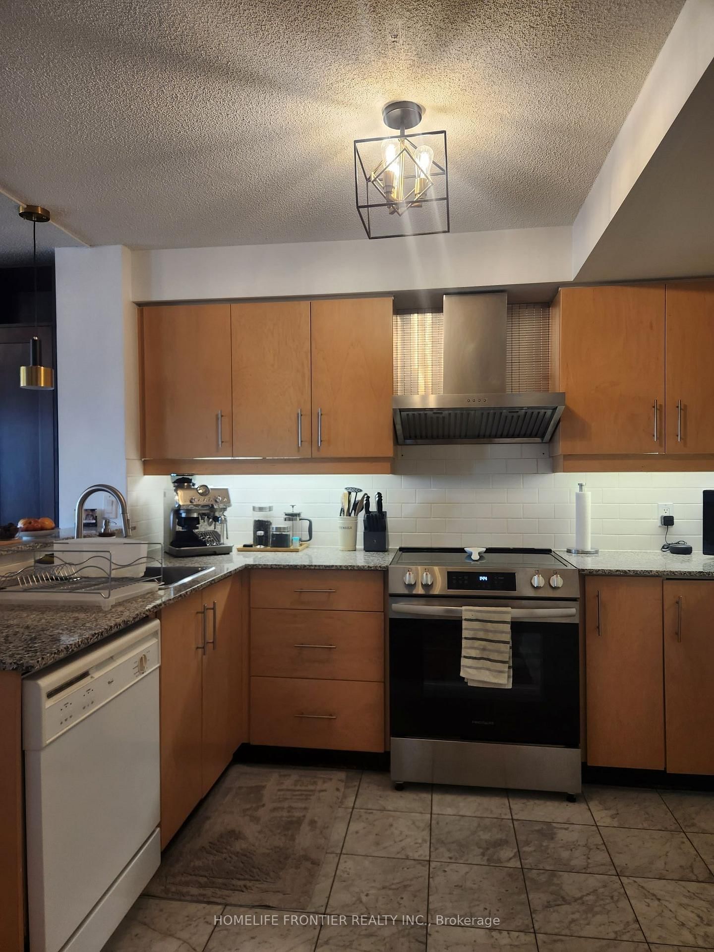 300 Bloor St E, unit 504 for sale