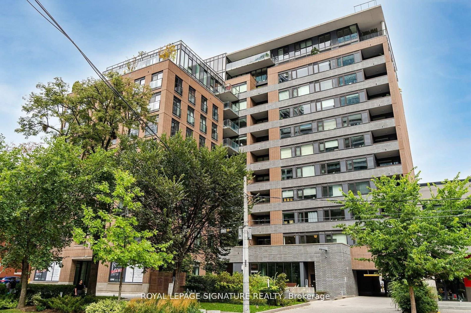 400 Wellington St W, unit 908 for sale