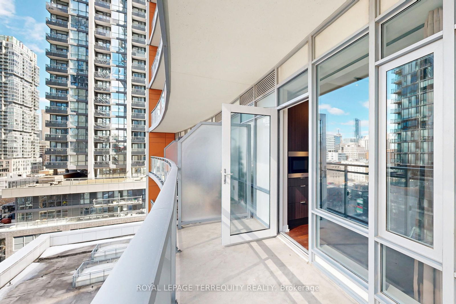 21 Widmer St, unit 1003 for sale