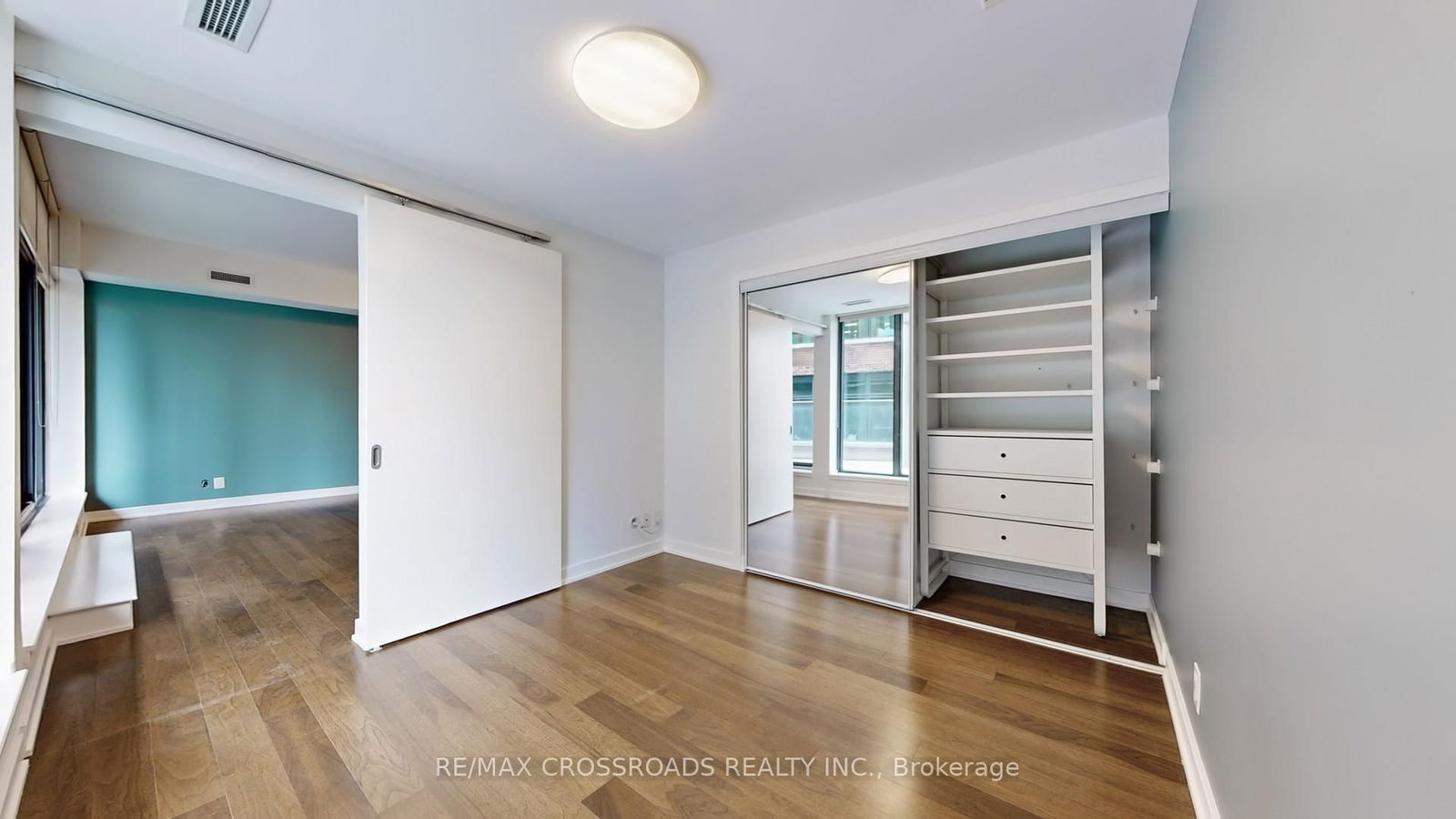 15 Beverley St, unit 505 for rent