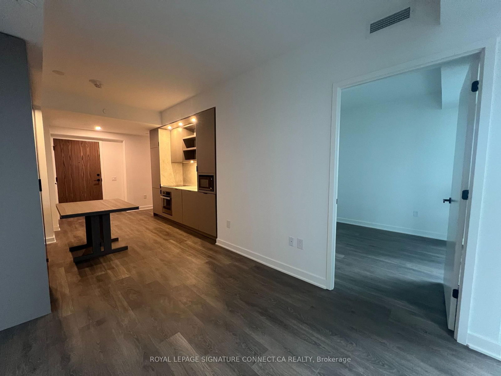 55 Charles St E, unit 2807 for rent