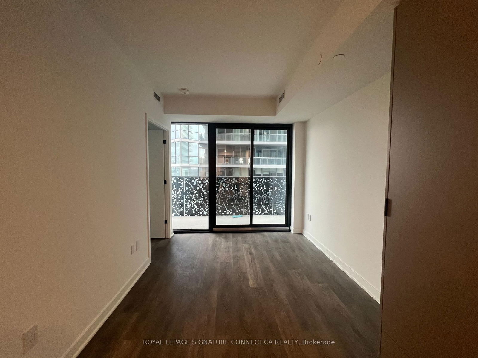 55 Charles St E, unit 2807 for rent