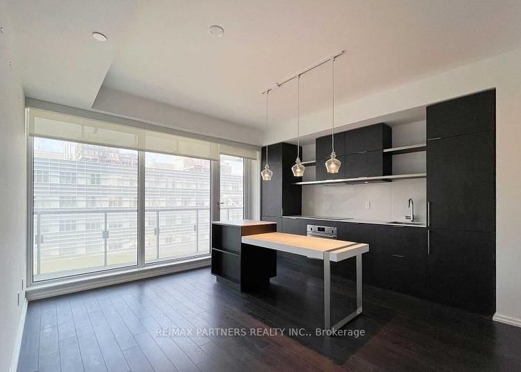 197 Yonge St, unit 1704 for sale