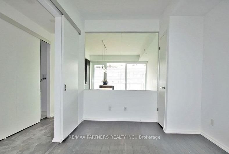 197 Yonge St, unit 1704 for sale