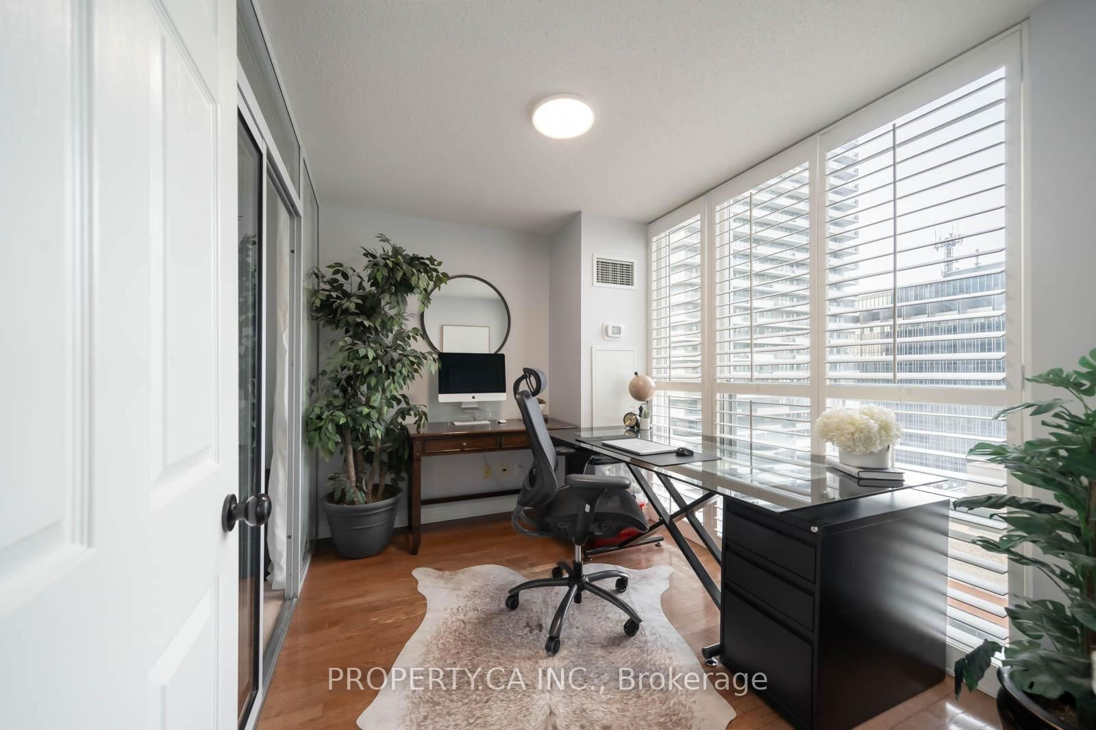 43 Eglinton Ave E, unit 1902 for sale