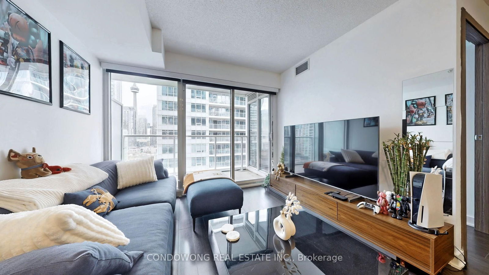 19 Bathurst St, unit 1810 for sale