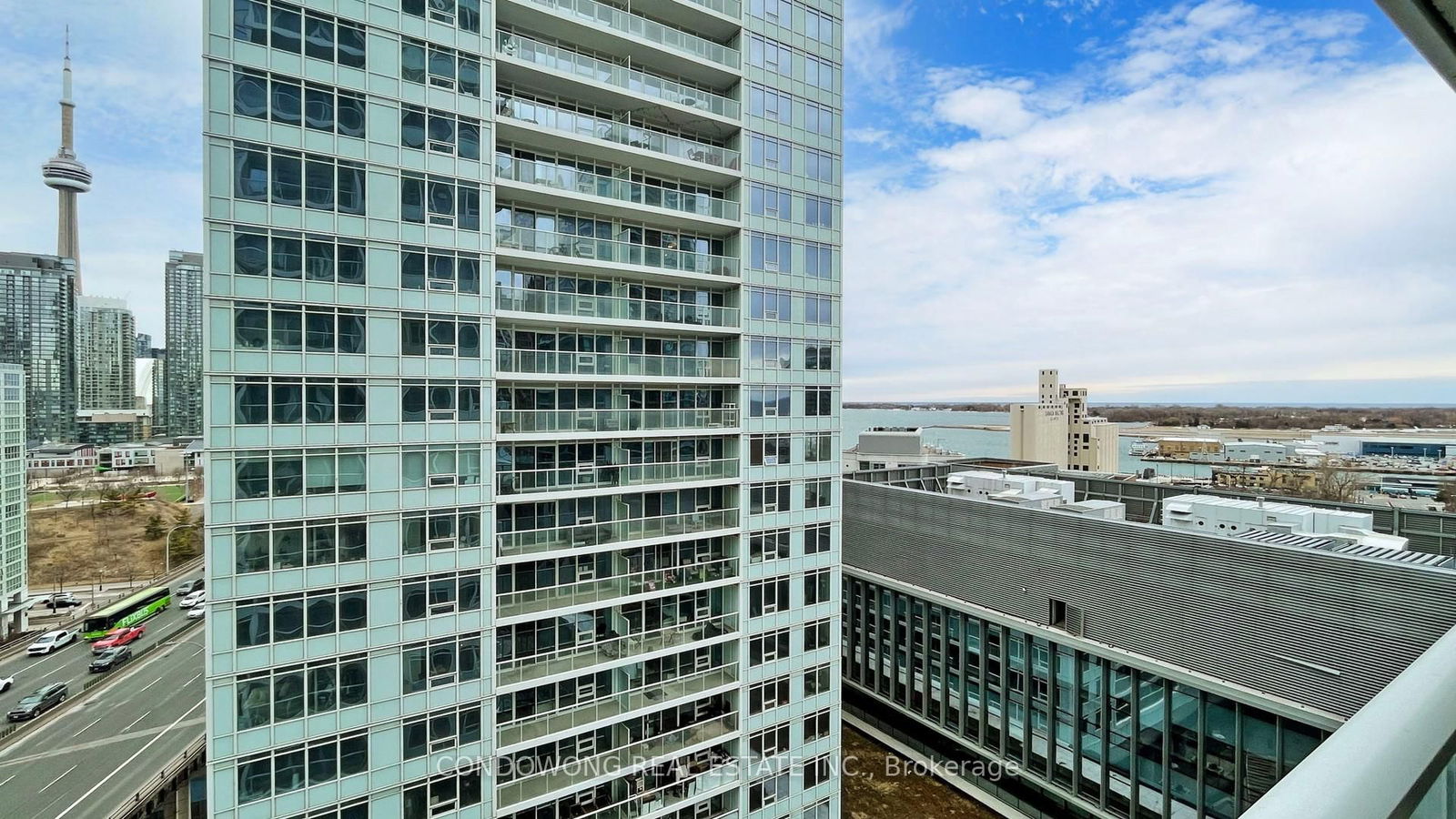 19 Bathurst St, unit 1810 for sale