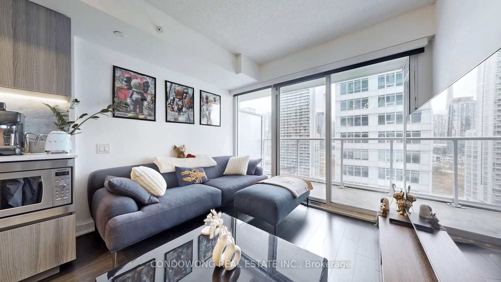 19 Bathurst St, unit 1810 for sale