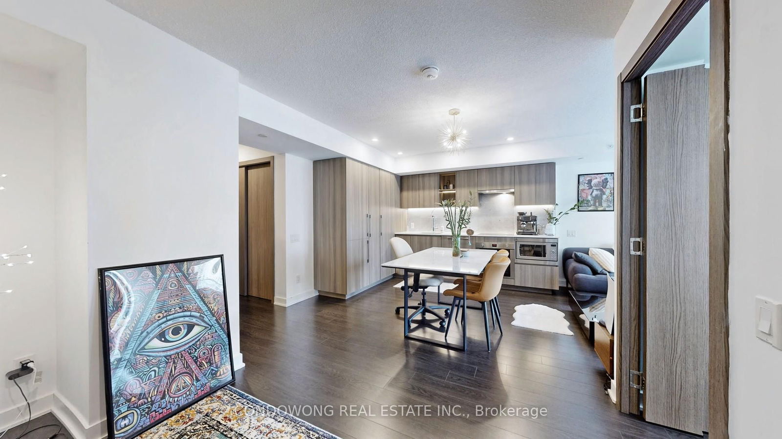 19 Bathurst St, unit 1810 for sale