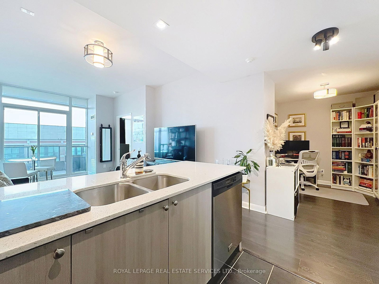 525 Wilson Ave, unit 1010 for sale