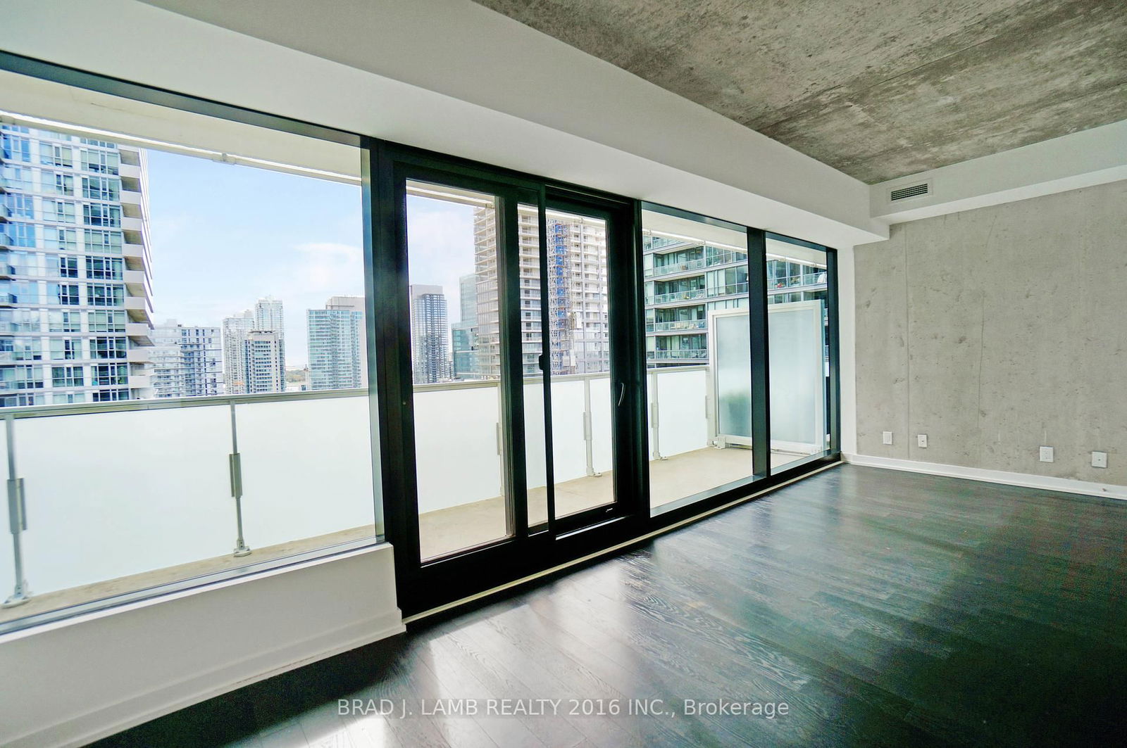 11 Charlotte St, unit 1405 for rent