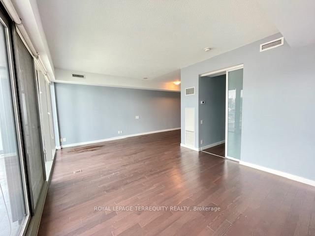 390 Cherry St, unit 1901 for rent