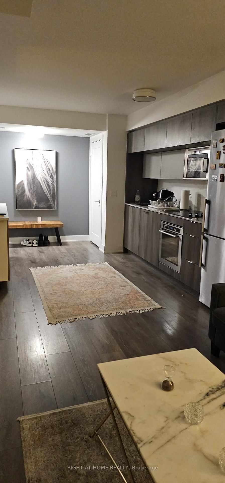 585 bloor St E, unit 615 for rent