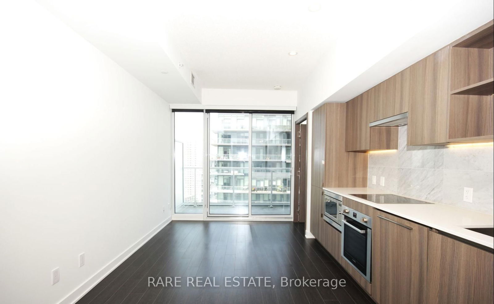 19 Bathurst St, unit 3102 for rent