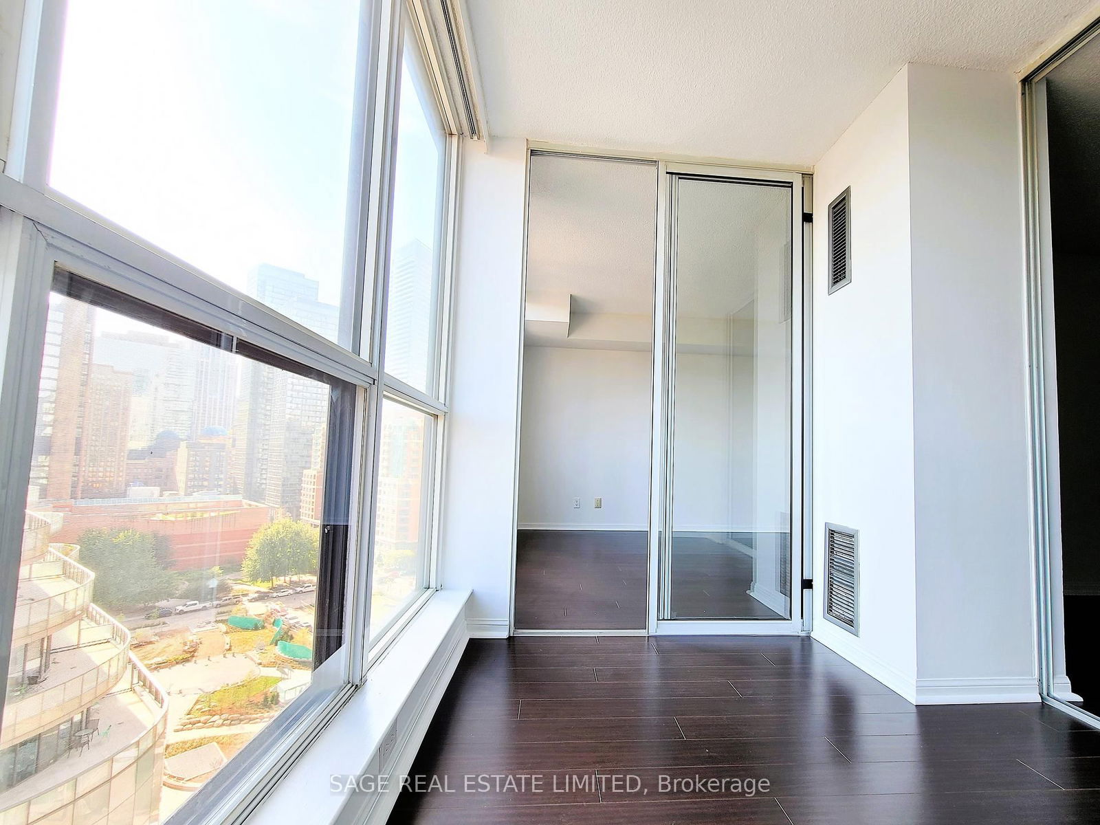 24 Wellesley St W, unit 1312 for rent