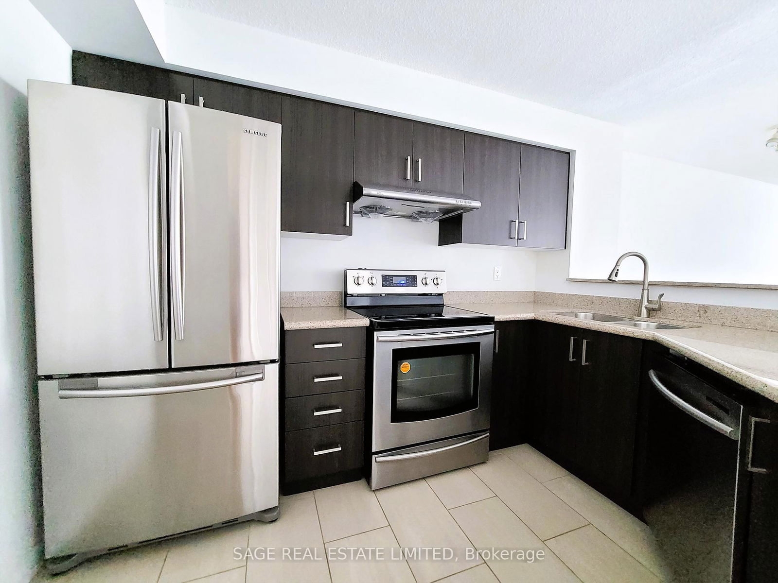 24 Wellesley St W, unit 1312 for rent