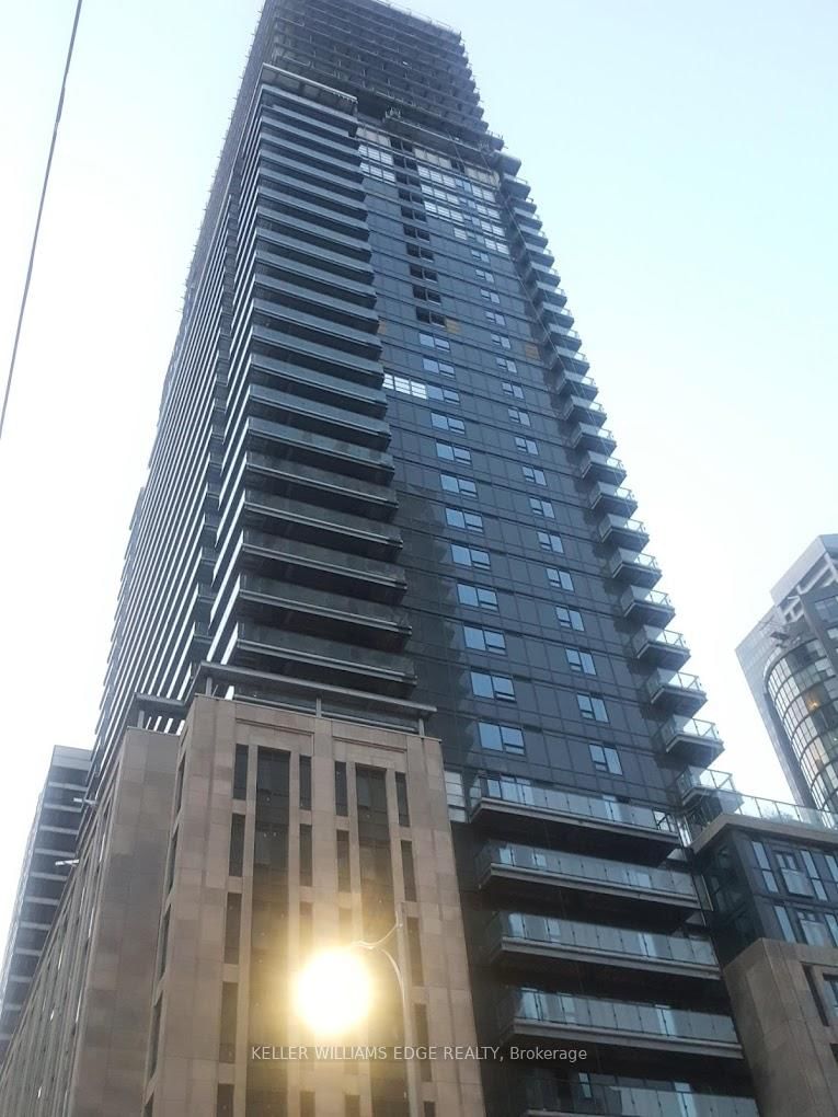 955 Bay St, unit 2003 for rent