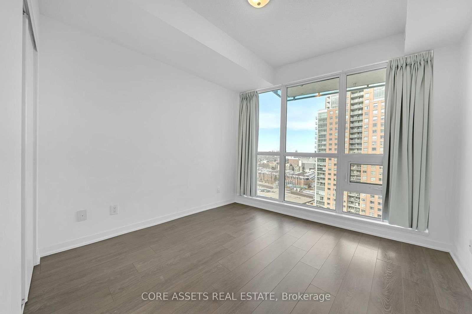 150 East Liberty St, unit 1616 for rent