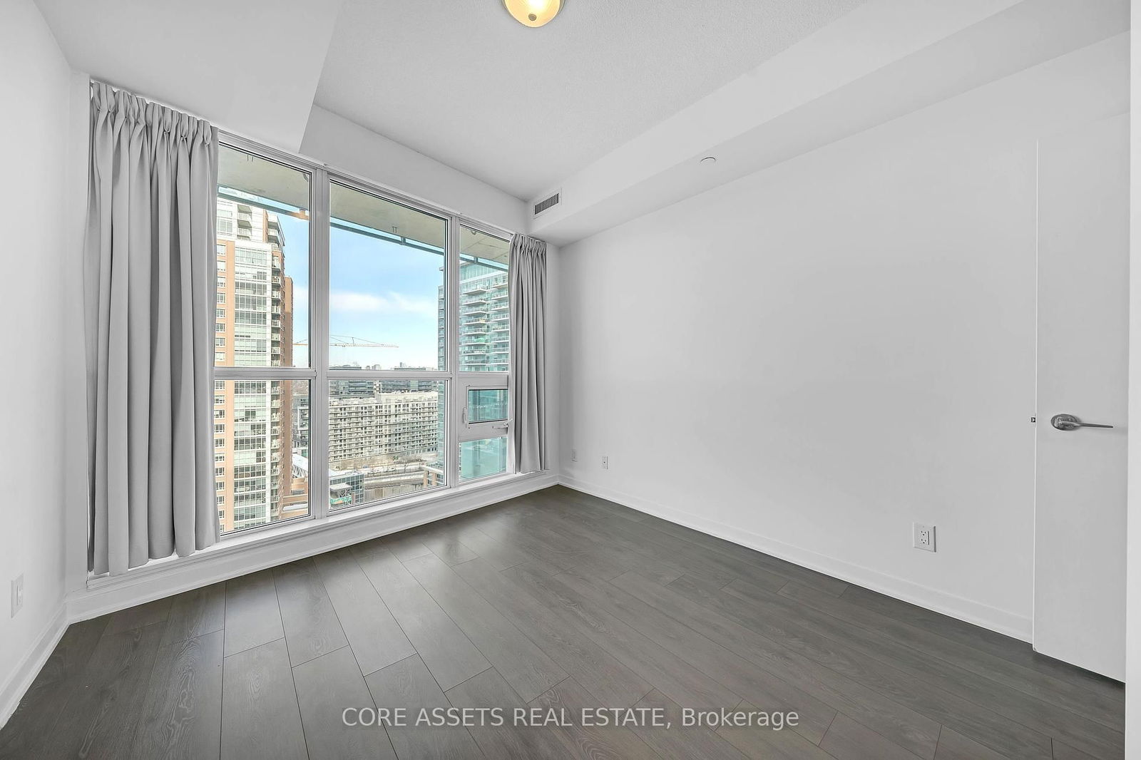 150 East Liberty St, unit 1616 for rent