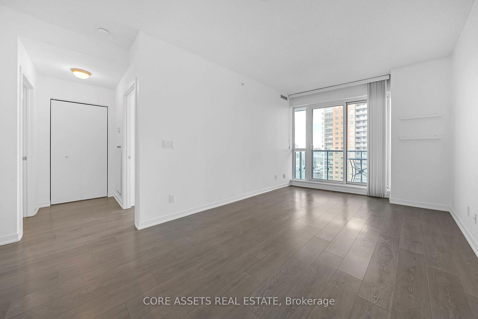 150 East Liberty St, unit 1616 for rent