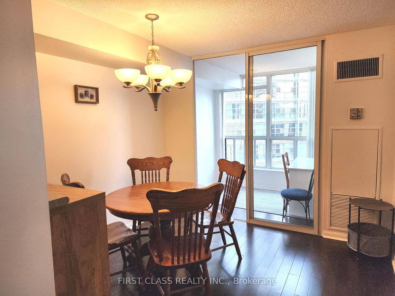 24 Wellesley St W, unit 1306 for rent