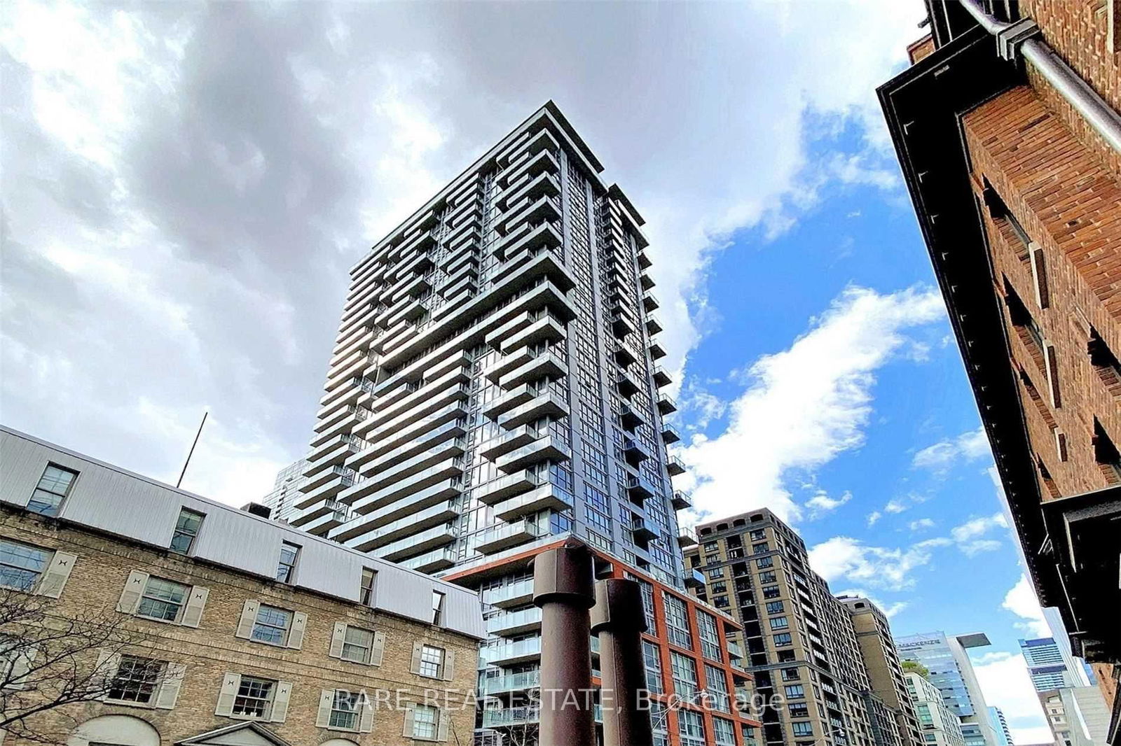 126 Simcoe St, unit 2702 for rent