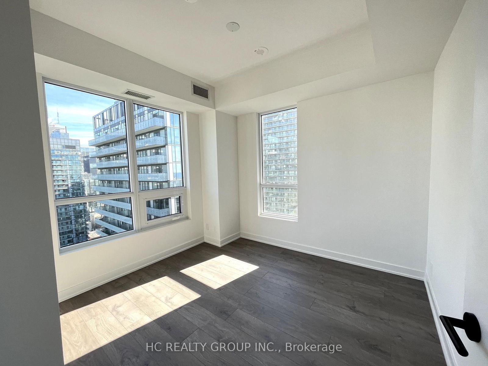 108 Peter St, unit 4105 for rent