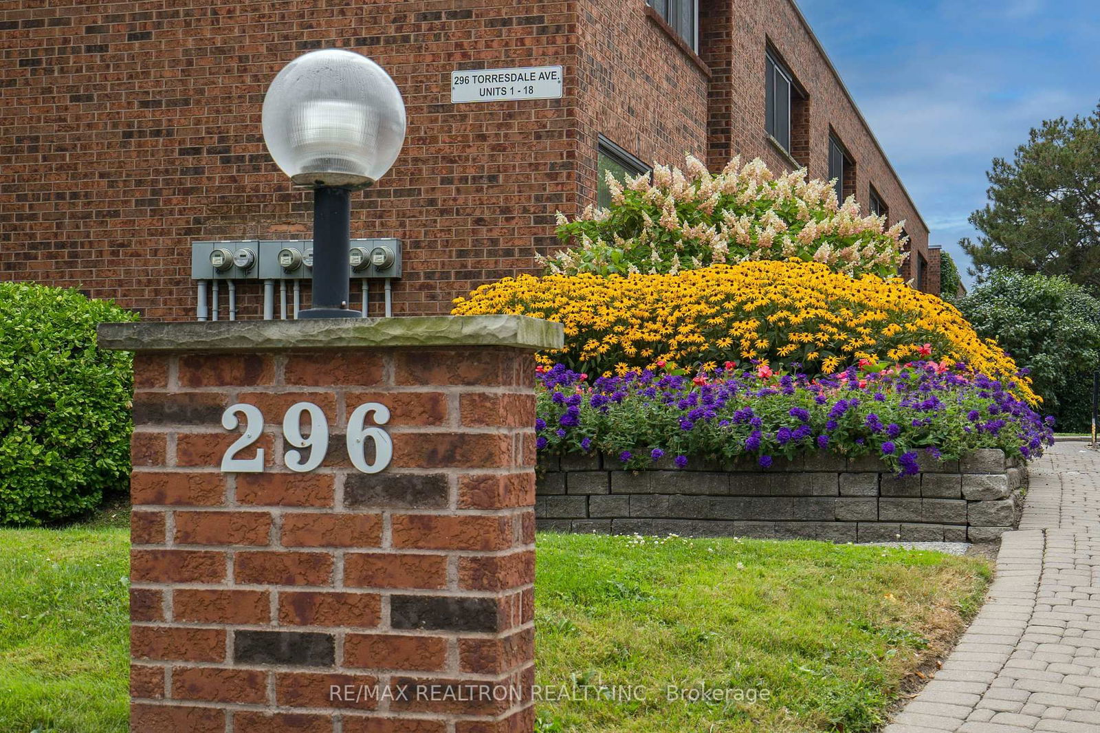 296 Torresdale Ave, unit 17 for sale