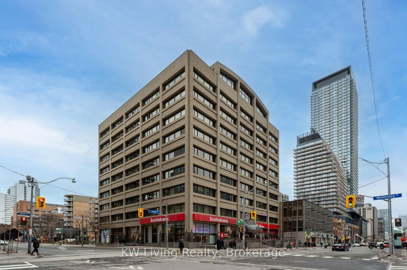 555 Yonge St, unit 404 for sale