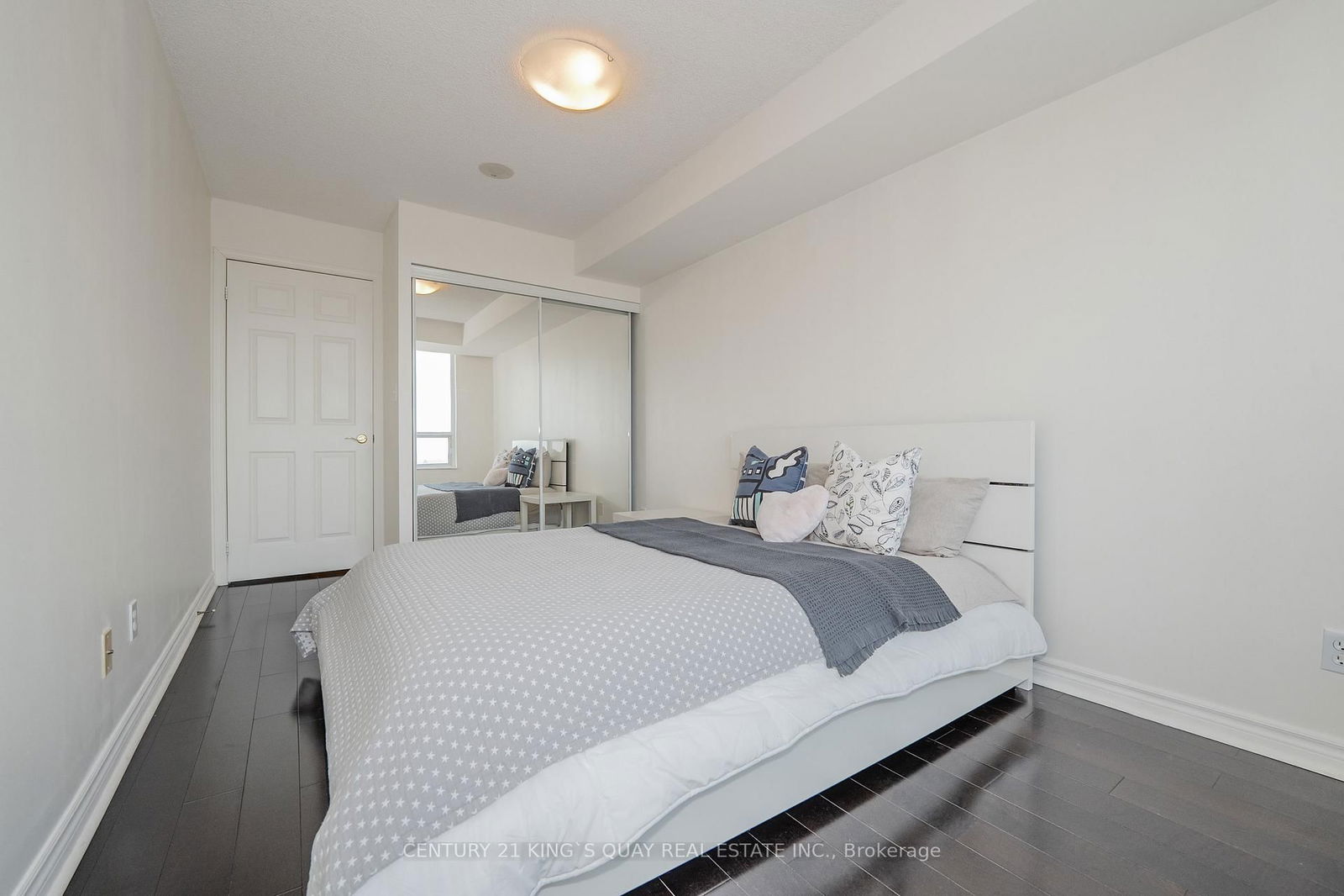 18 Spring Garden Ave, unit 1906 for sale