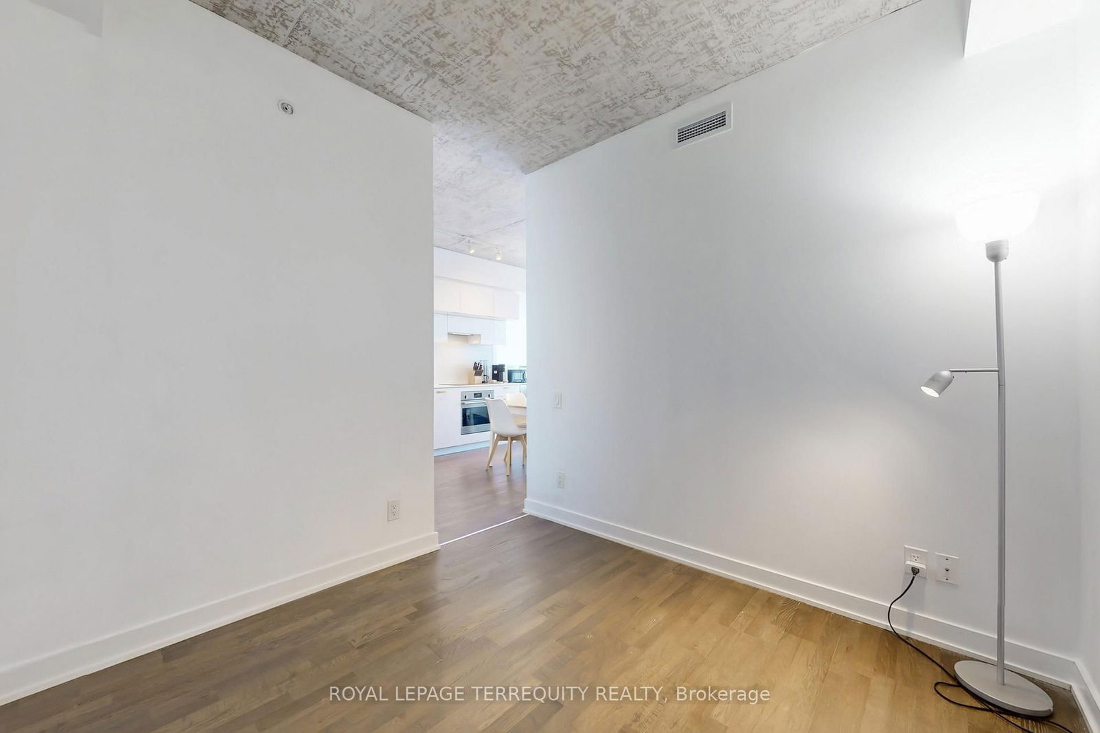 185 Roehampton Ave, unit 1707 for sale