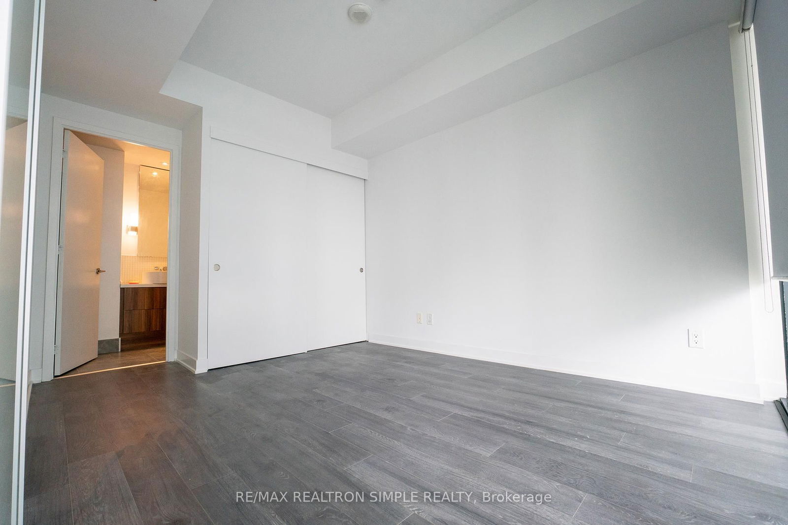 185 Roehampton Ave, unit 2301 for rent